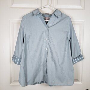 Chicos 2 Us Size L100% Cotton Wrinkle Resistant Blue Striped button down blouse